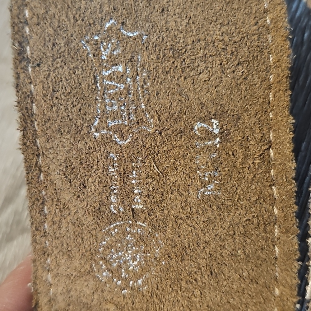 Vintage Levi’s Suede Guitar Strap – Adjustable – Brown Leather - Picture 3 of 3